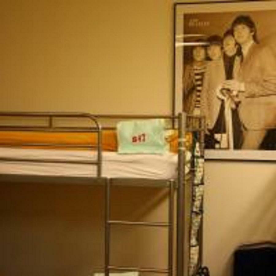 Single Bed Mixed Dormitory Room